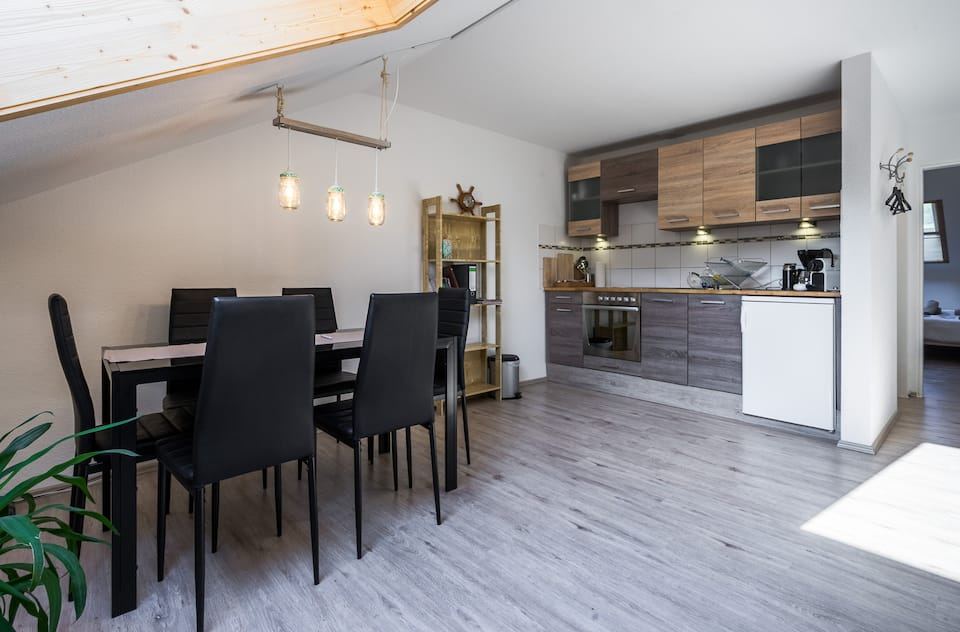 Ferienwohnung Bernau – Wohn- und Essbereich